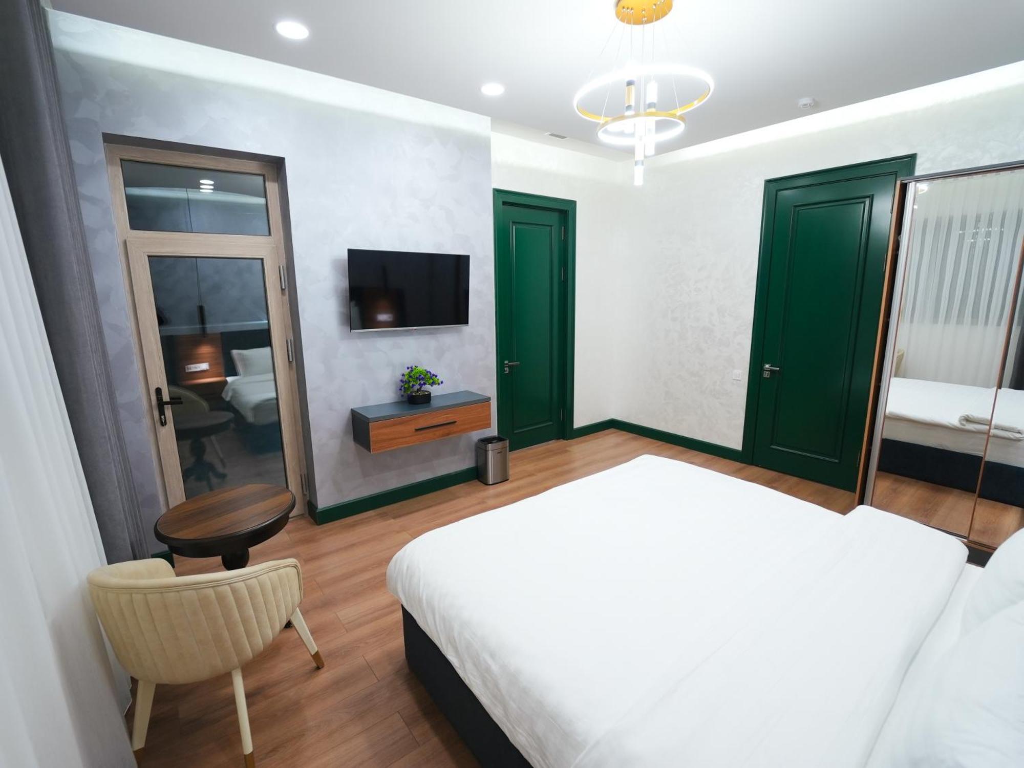 Avant Hotel Tashkent Pool&Spa エクステリア 写真