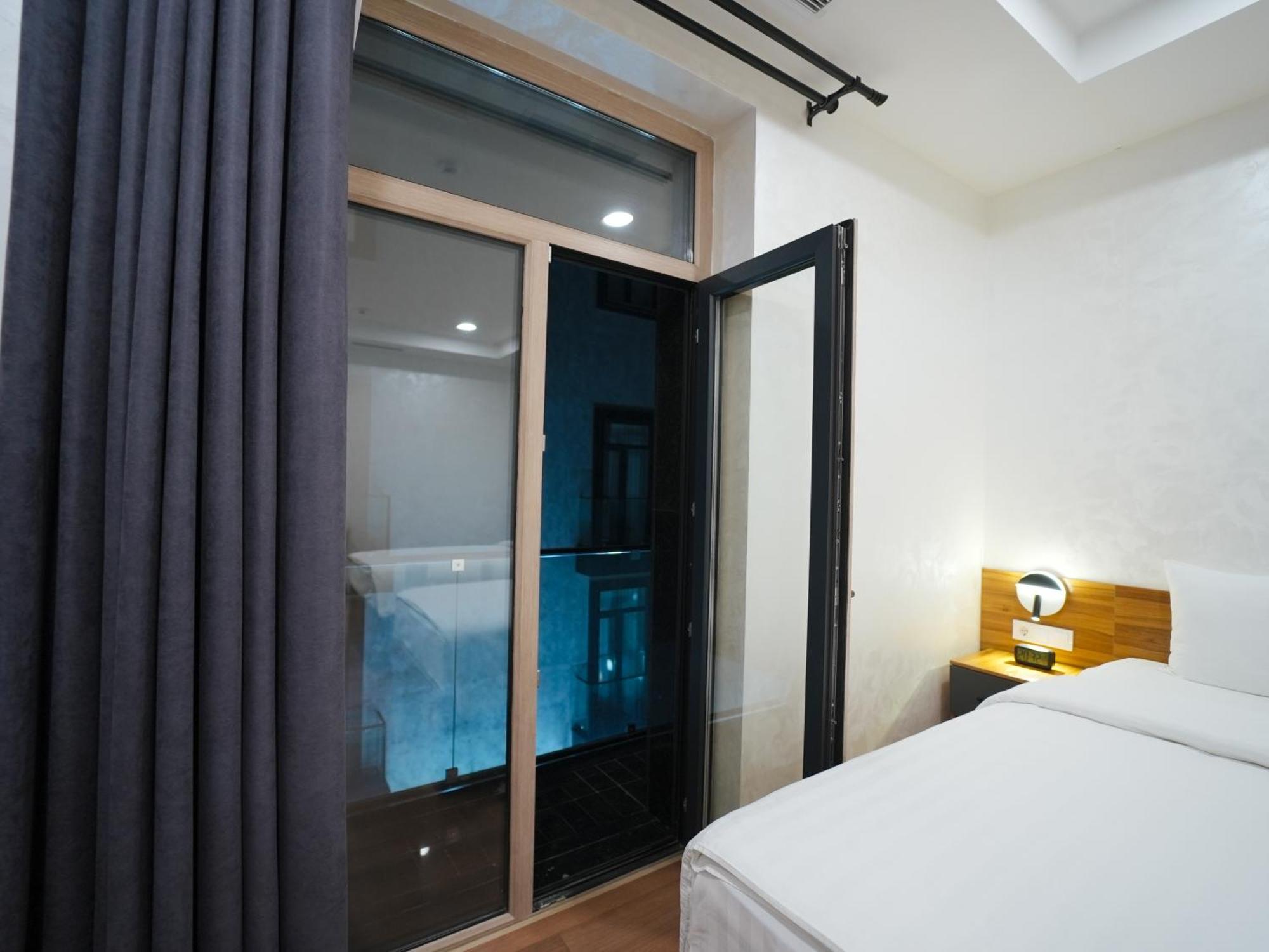Avant Hotel Tashkent Pool&Spa エクステリア 写真