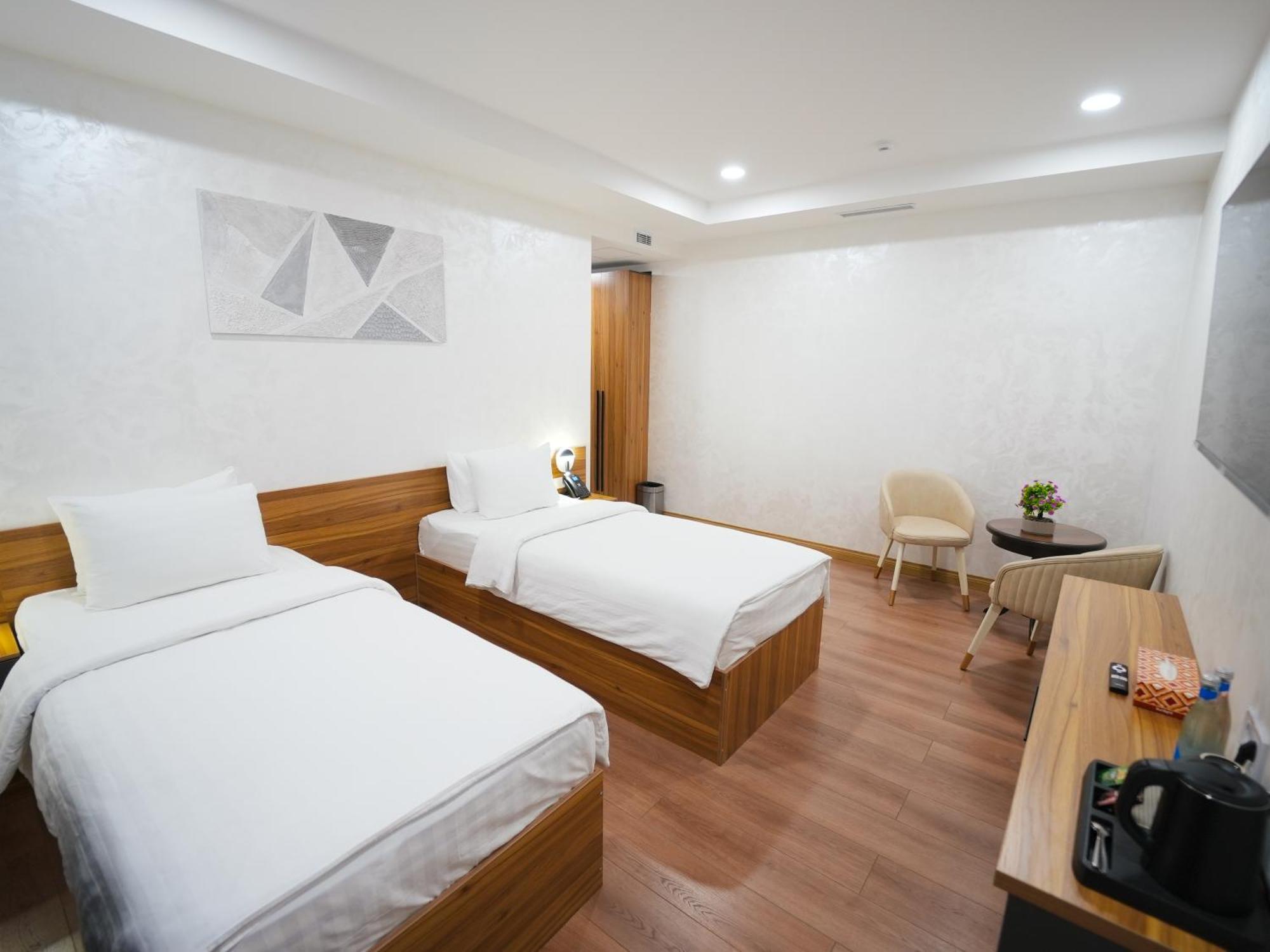 Avant Hotel Tashkent Pool&Spa エクステリア 写真